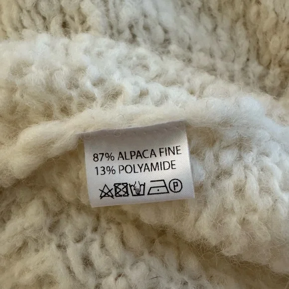 Mr. Mittens alpaca crew neck sweater - Picture 7 of 8